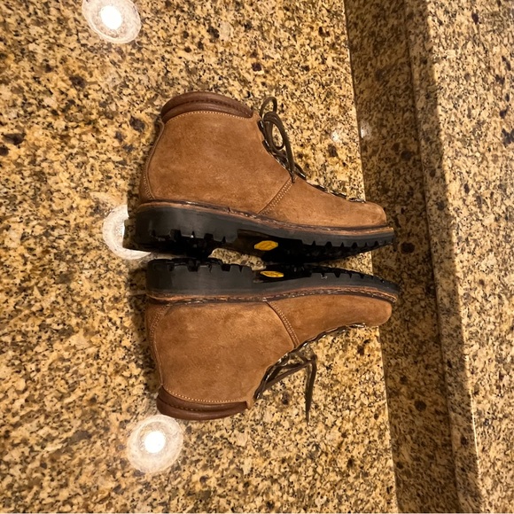 Vintage LOWA Mountaineering Hiking Boot Tan Suede Unbroken In Mens 7.5 Wmns 9.5?